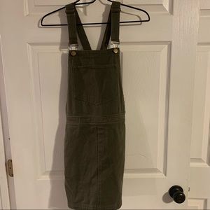 Green overall jumper